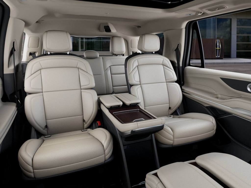 New 2027 Lincoln Navigator Reserve w/ Jet Appearance Package AWD/4WD image 11