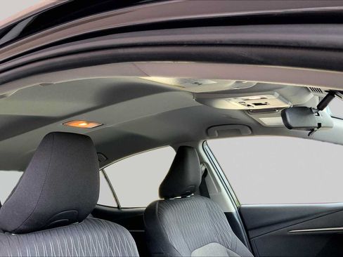 Used 2025 Toyota Camry LE FWD image 14