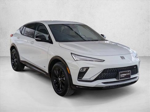 Used 2025 Buick Envista Sport Touring image 3