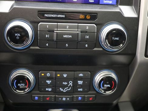 Used 2021 Ford F450 Platinum w/ FX4 Off-Road Package image 32