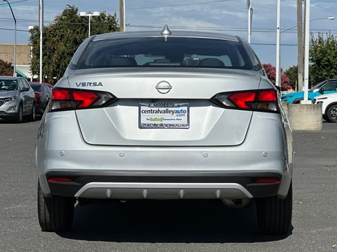Certified 2025 Nissan Versa SV FWD image 5