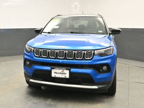 Used 2025 Jeep Compass Limited AWD/4WD image 2