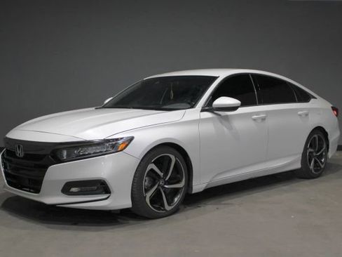 Used 2019 Honda Accord Sport image 2