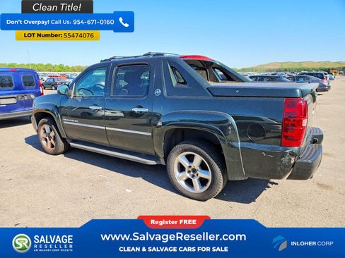 Used 2013 Chevrolet Avalanche LTZ AWD/4WD image 3