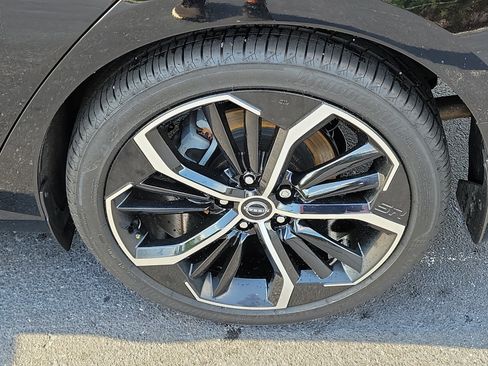 Used 2025 Nissan Altima 2.5 SR FWD image 7