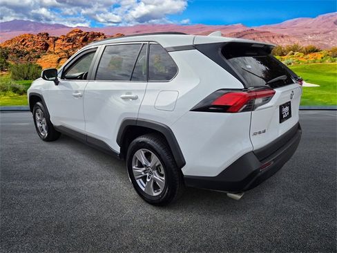 Used 2022 Toyota RAV4 XLE w/ Convenience Package image 6