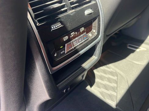 New 2026 BMW X6 xDrive40i w/ Executive Package AWD/4WD image 11