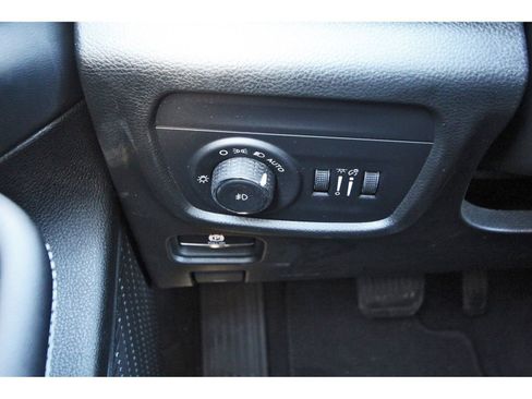 Used 2023 Jeep Grand Cherokee L Limited w/ Luxury Tech Group II image 22