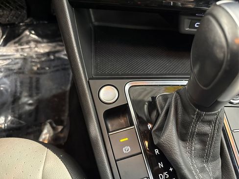 Used 2020 Volkswagen Jetta R-Line w/ R-Line Cold Weather Package image 33