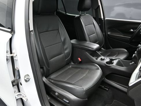 Used 2023 GMC Terrain SLT AWD/4WD image 12