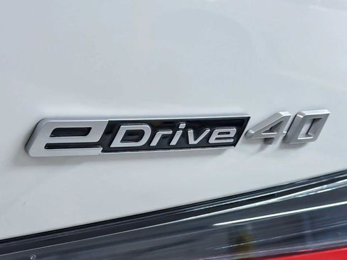 Used 2025 BMW i4 eDrive40 w/ Premium Package image 27