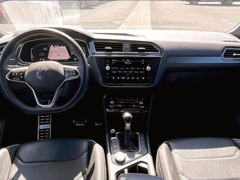 Used 2022 Volkswagen Tiguan SEL R-Line image 15