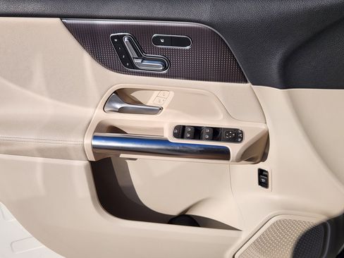 Certified 2022 Mercedes-Benz GLA 250 image 25