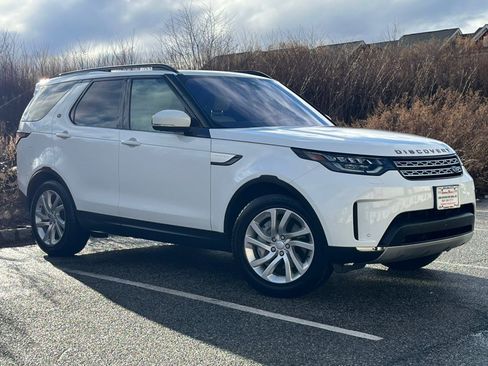 Used 2018 Land Rover Discovery HSE image 2