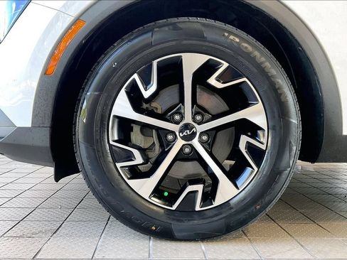 Used 2023 Kia Sportage EX FWD image 30