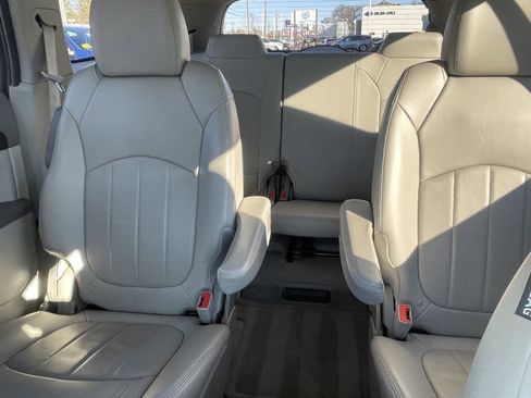 Used 2017 Buick Enclave Premium image 23