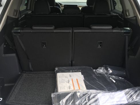 New 2026 Volkswagen Atlas SE image 5