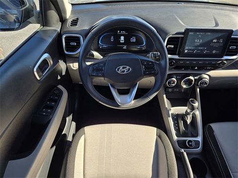 Certified 2025 Hyundai Venue SEL image 13