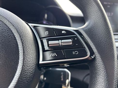 Certified 2023 Kia Forte LXS image 22