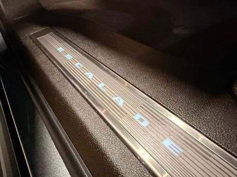 Used 2024 Cadillac Escalade Sport w/ Touring Package image 14