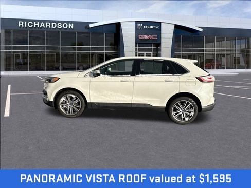 Used 2022 Ford Edge Titanium image 2