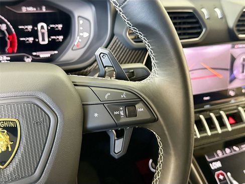 Used 2024 Lamborghini Urus Performante AWD/4WD image 22
