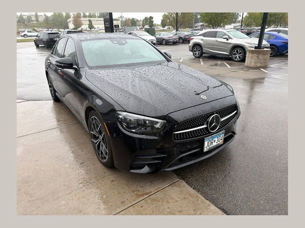 Used 2022 Mercedes-Benz E 350 4MATIC Sedan image 1