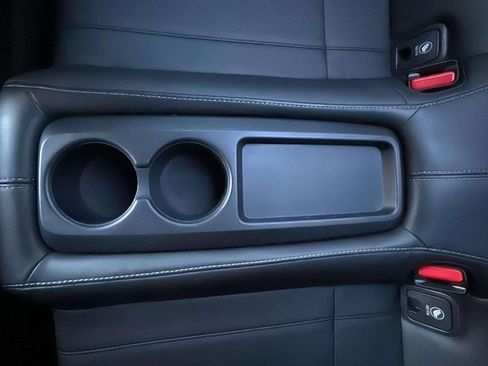 Used 2017 INFINITI Q60 2.0t w/ Moonroof Package image 41