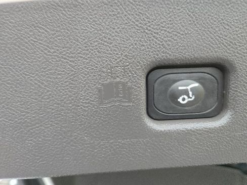 Used 2016 Lincoln MKX Reserve w/ Equipment Group 102A AWD/4WD image 7