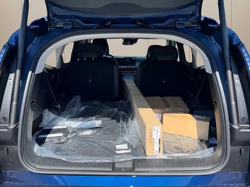 New 2026 Hyundai Ioniq 9 Limited image 12