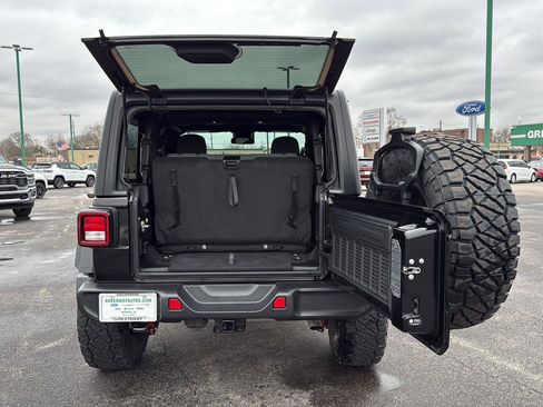 Used 2025 Jeep Wrangler Sport image 14