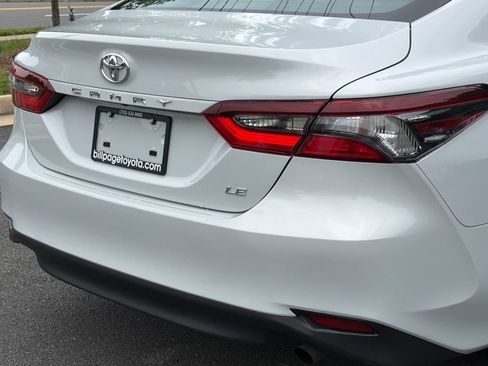 Used 2024 Toyota Camry LE FWD image 5