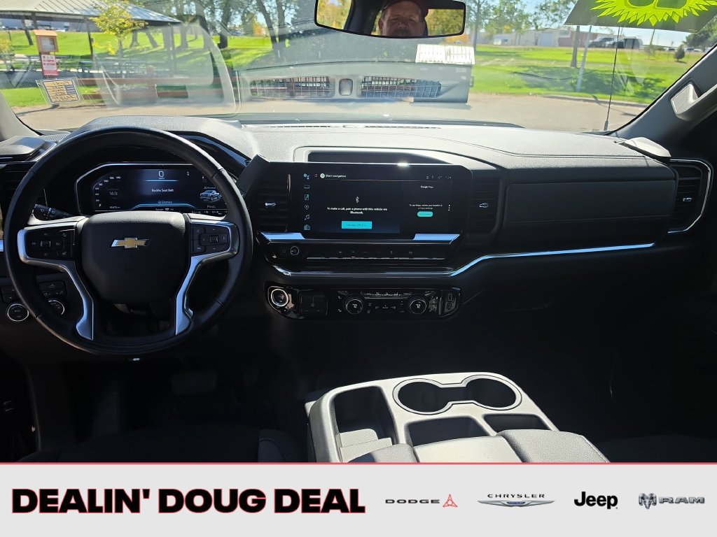 Used 2025 Chevrolet Silverado 1500 LT AWD/4WD image 13