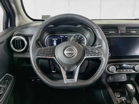 Used 2025 Nissan Versa SR FWD image 18