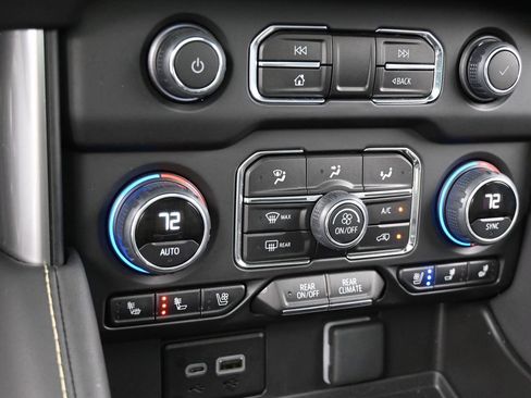 Used 2024 Chevrolet Tahoe Premier w/ Premium Package image 23