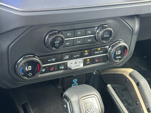 New 2025 Ford Bronco Badlands image 21