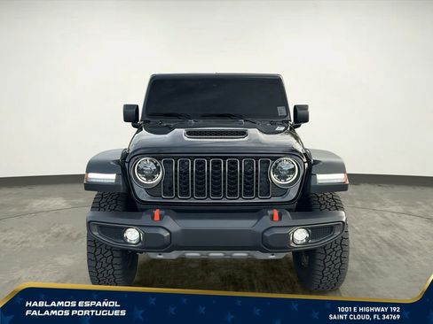 Used 2025 Jeep Gladiator Mojave w/ Safety Group AWD/4WD image 10