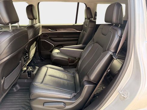 Used 2022 Jeep Grand Cherokee L Limited AWD/4WD image 19