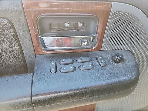 Used 2005 Ford F150 XLT AWD/4WD image 23