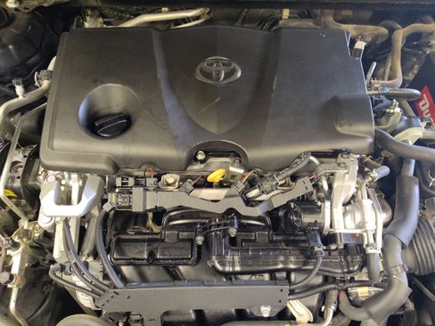 Used 2019 Toyota Camry LE w/ Carpet Mat Package FWD image 30