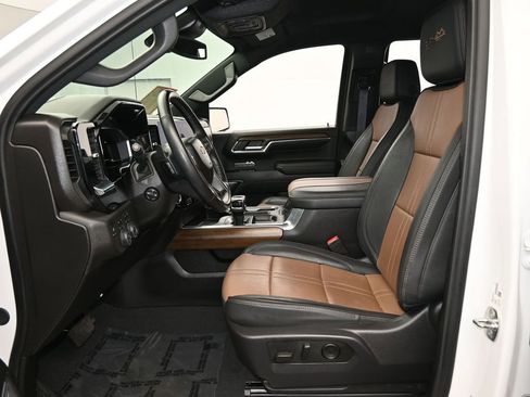 Used 2024 Chevrolet Silverado 1500 High Country image 11