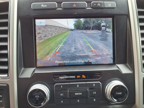 Used 2020 Ford F150 Lariat w/ Equipment Group 502A Luxury AWD/4WD image 25