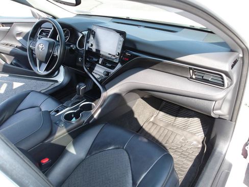 Used 2023 Toyota Camry XLE w/ Cold Weather Package FWD image 12