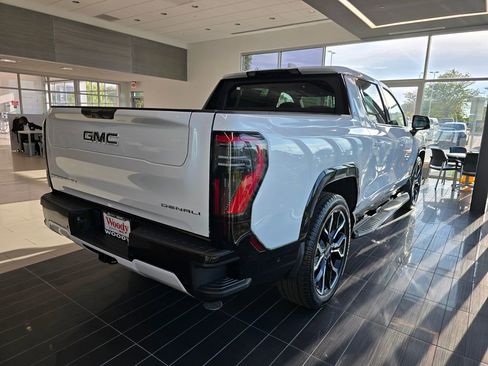 New 2025 GMC Sierra EV Denali AWD/4WD image 7