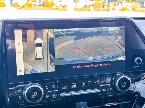 Used 2023 Toyota Highlander Platinum image 26