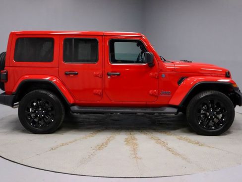 Used 2025 Jeep Wrangler Sahara 4xe image 12