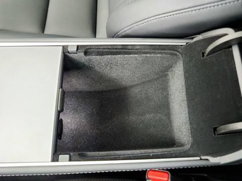 Used 2025 Tesla Model Y Long Range RWD image 68