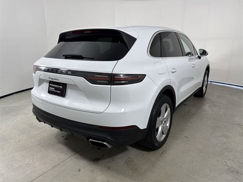 Certified 2022 Porsche Cayenne w/ Premium Package image 7