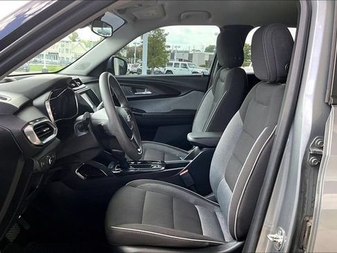Used 2023 Chevrolet TrailBlazer LT FWD image 18
