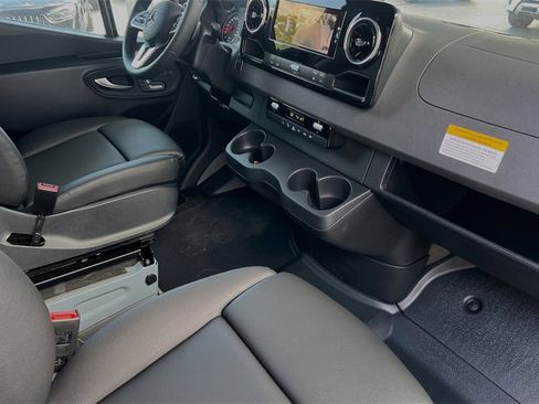 Used 2024 Mercedes-Benz Sprinter 144 Cargo image 15